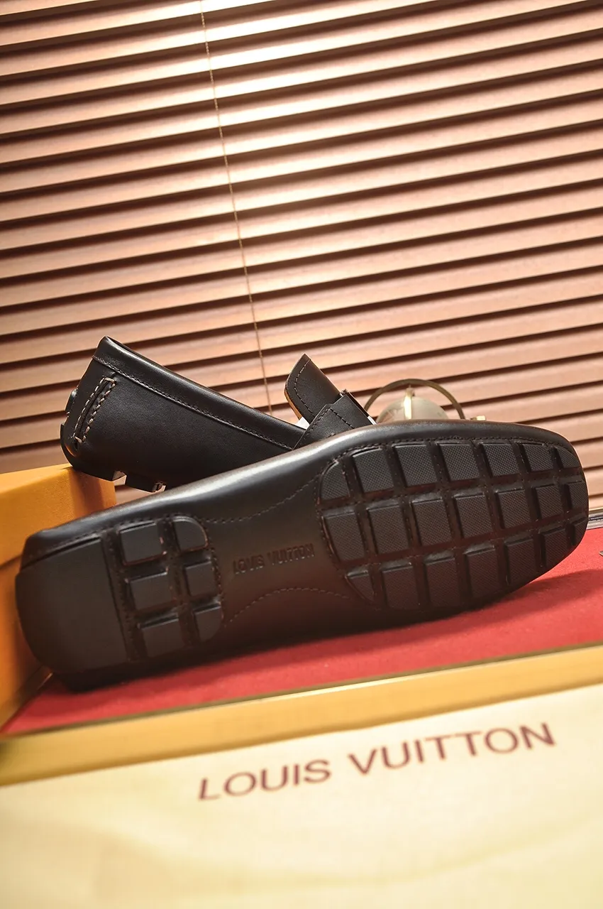 Men's men's shoes 💰420💶 [LV Doudou shoes] (water-dyed cowhide lining) new model is on the market, available on the official website. The new Doudou shoes are processed into single-color materials, and the uppers are made of imported cowhide material. The body of the shoe is fully hemmed with mark thread, and is lined with imported original cowhide leather. The elegant shoe shape is super suitable for all-matching, and the size is 38-44.